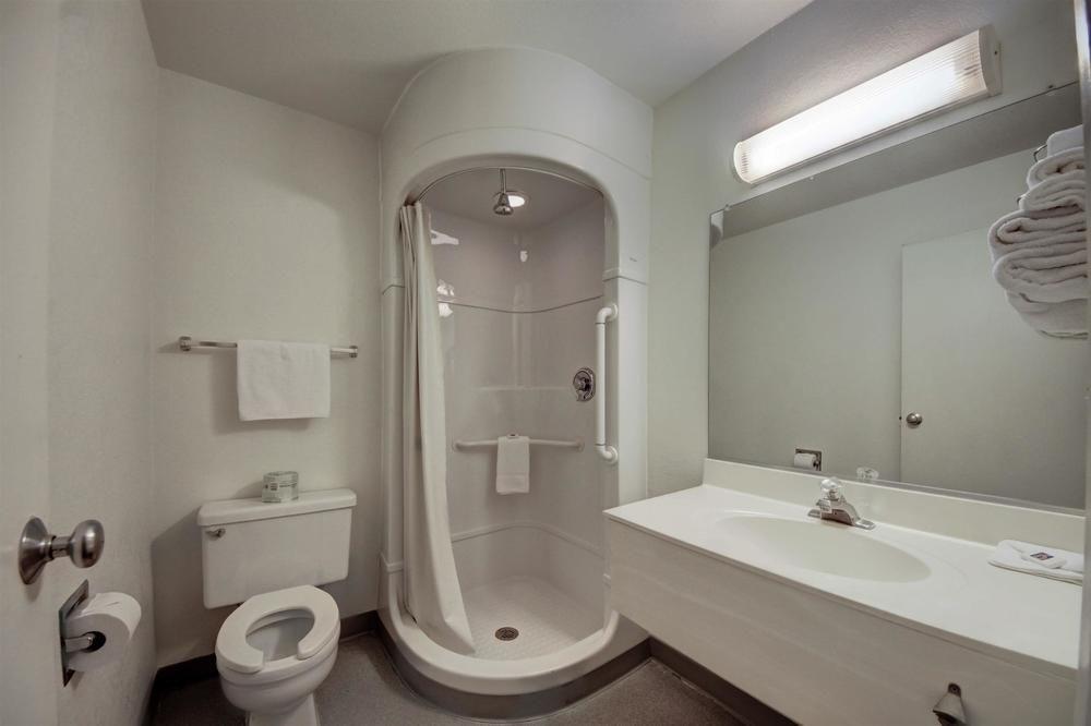 Avera Suites Muskogee Exterior foto