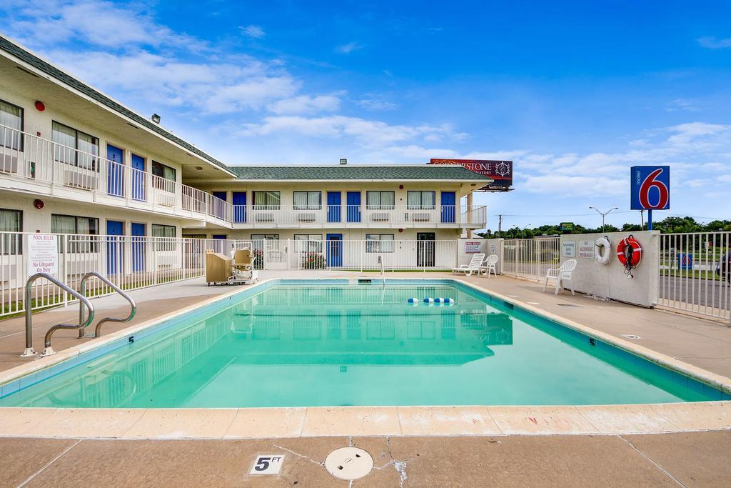 Avera Suites Muskogee Exterior foto